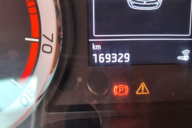 Used Skoda Kodiaq 2017 TSI330 7-Seater Two-Wheel-Drive Luxury Edition Odometer Close Up