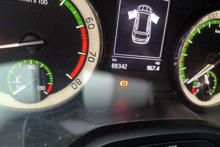 Used Skoda Kodiaq 2017 TSI330 5-Seat Two-Wheel Drive Luxury Edition Odometer Close Up