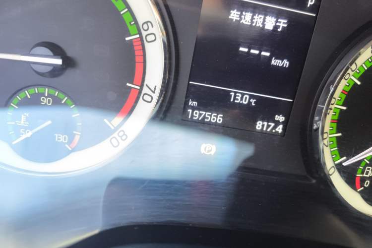 Used Skoda Kodiaq 2017 TSI330 5-seat Two-Wheel Drive Comfort Edition Odometer Close Up