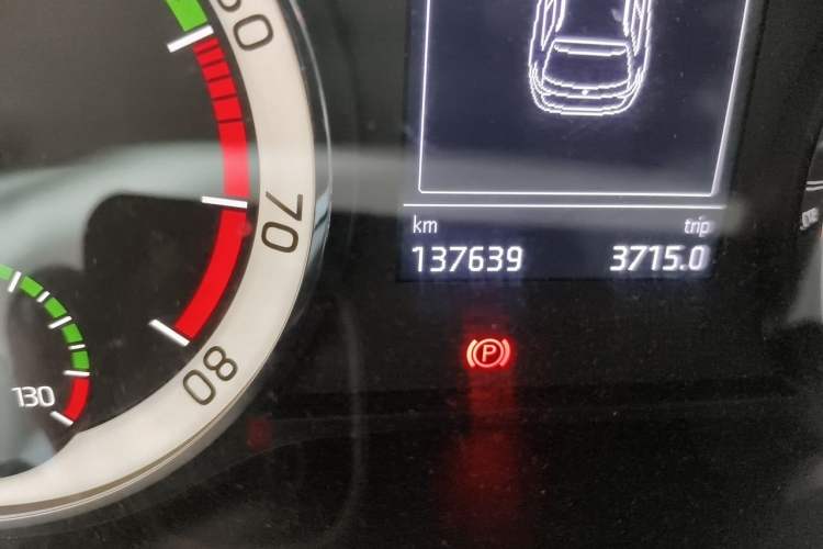 Used Skoda Kodiaq 2017 TSI330 5-Seat Two-Wheel Drive Luxury Edition Odometer Close Up