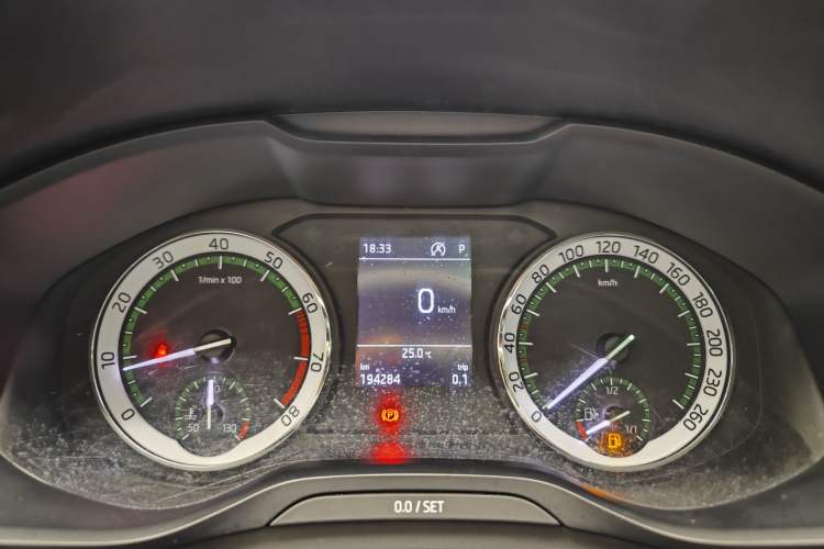 Used Skoda Kodiaq 2017 TSI330 7-Seater Two-Wheel-Drive Luxury Edition Odometer Close Up
