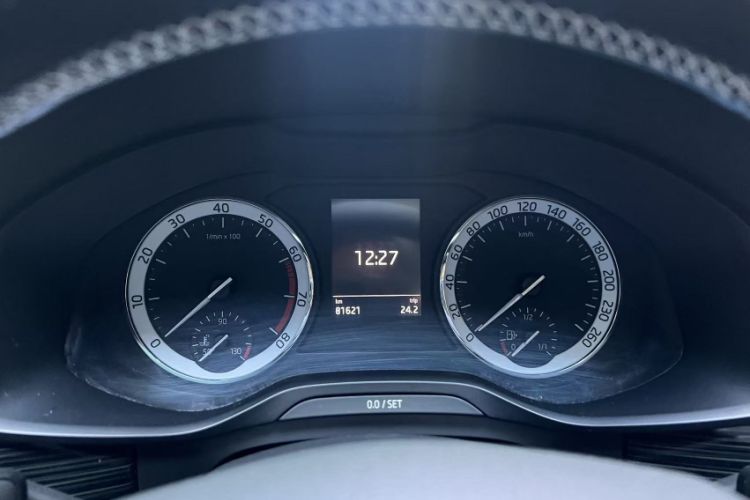 Used Skoda Kodiaq 2017 TSI330 7-Seater Two-Wheel-Drive Luxury Edition Odometer Close Up