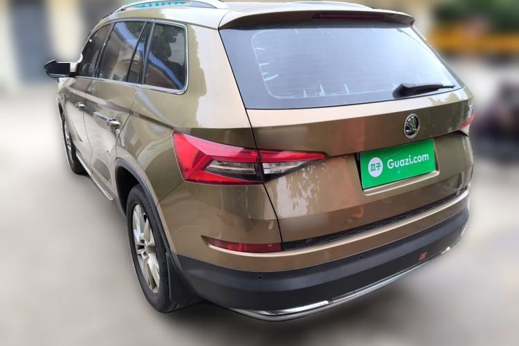 Used Skoda Kodiaq 2017 TSI330 7-Seater Two-Wheel-Drive Luxury Edition Rear Left 45 Deg