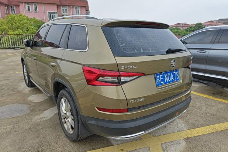 Used Skoda Kodiaq 2017 TSI330 7-Seater Two-Wheel-Drive Luxury Edition Rear Left 45 Deg