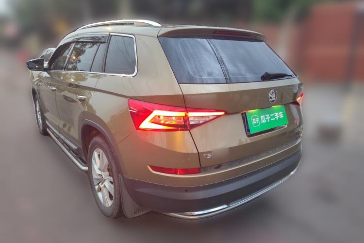 Used Skoda Kodiaq 2017 TSI330 7-Seater Two-Wheel-Drive Luxury Edition Rear Left 45 Deg