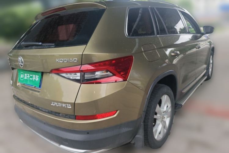 Used Skoda Kodiaq 2017 TSI330 7-Seater Two-Wheel-Drive Luxury Edition Rear Right 45 Deg