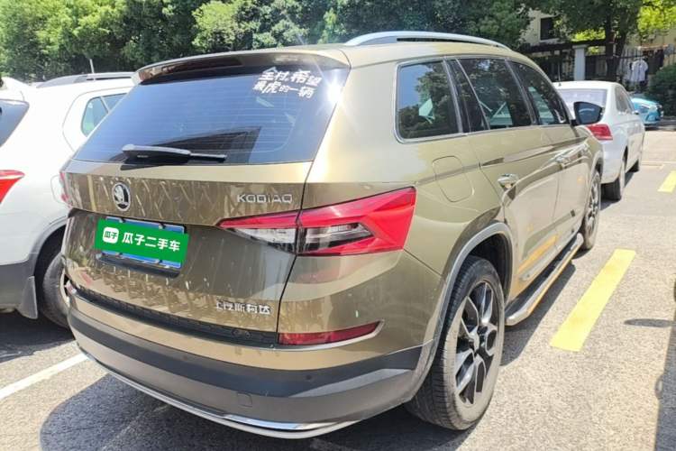 Used Skoda Kodiaq 2017 TSI330 7-Seater Two-Wheel-Drive Luxury Edition Rear Right 45 Deg