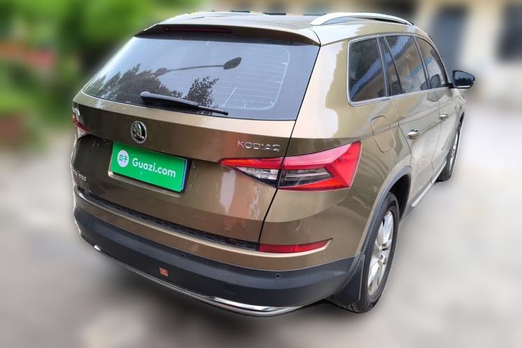 Used Skoda Kodiaq 2017 TSI330 7-Seater Two-Wheel-Drive Luxury Edition Rear Right 45 Deg