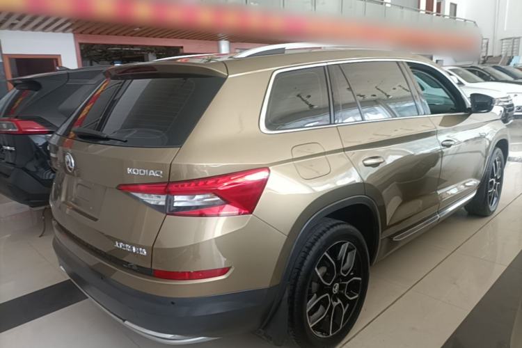 Used Skoda Kodiaq 2017 TSI330 7-Seater Two-Wheel-Drive Luxury Edition Rear Right 45 Deg