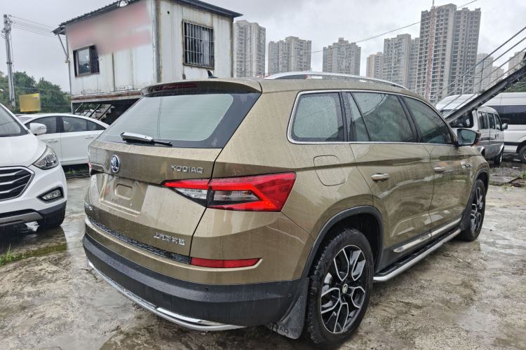 Used Skoda Kodiaq 2017 TSI380 7-Seater Four-Wheel-Drive Flagship Edition Rear Right 45 Deg