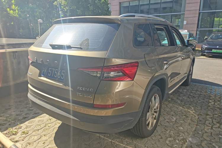Used Skoda Kodiaq 2017 TSI330 5-Seat Two-Wheel Drive Luxury Edition Rear Right 45 Deg
