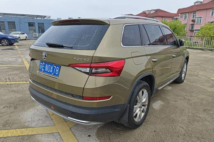 Used Skoda Kodiaq 2017 TSI330 7-Seater Two-Wheel-Drive Luxury Edition Rear Right 45 Deg
