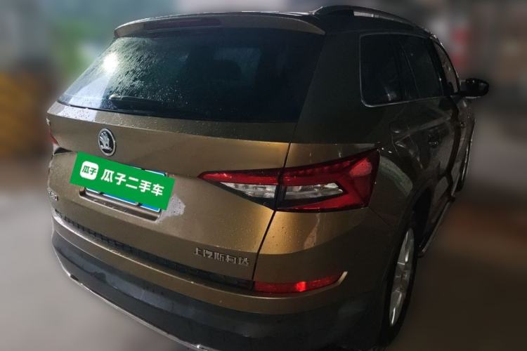 Used Skoda Kodiaq 2017 TSI330 7-Seater Two-Wheel-Drive Luxury Edition Rear Right 45 Deg