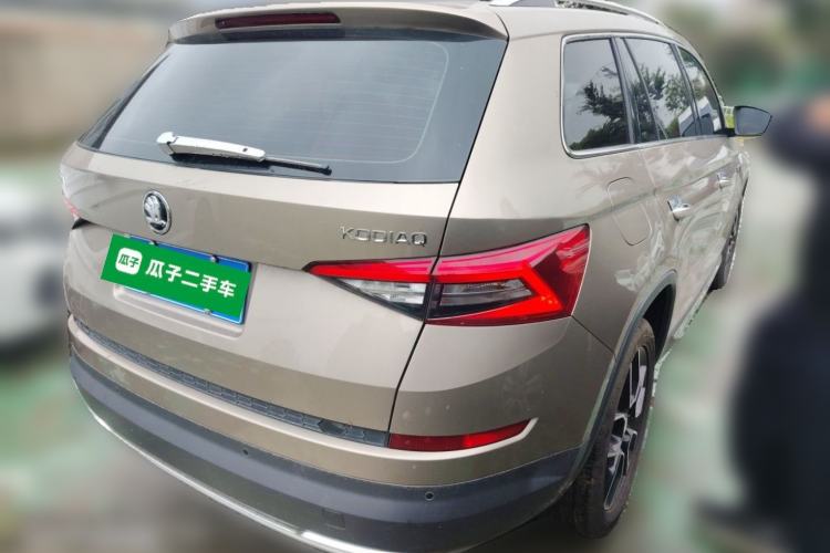 Used Skoda Kodiaq 2017 TSI330 7-Seater Two-Wheel-Drive Luxury Edition Rear Right 45 Deg