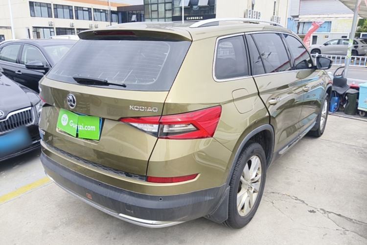Used Skoda Kodiaq 2017 TSI330 7-Seater Two-Wheel-Drive Luxury Edition Rear Right 45 Deg