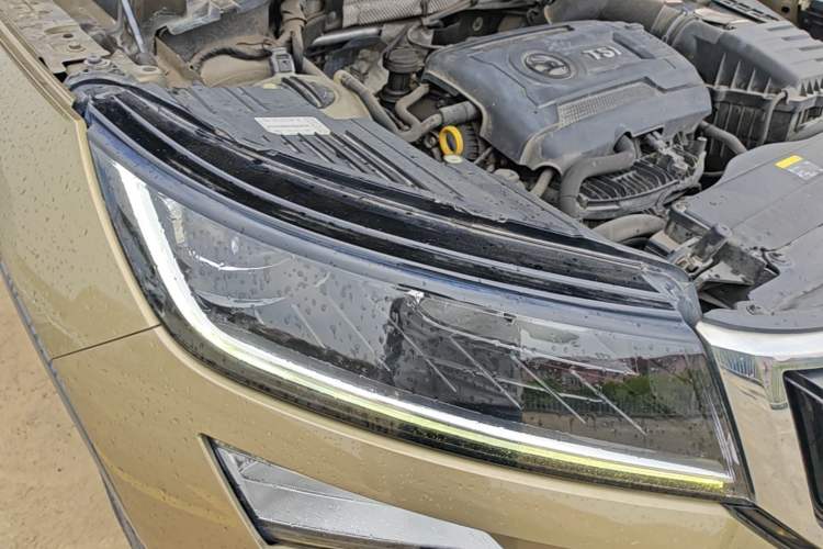 Used Skoda Kodiaq 2017 TSI330 7-Seater Two-Wheel-Drive Luxury Edition Right Front Headlight