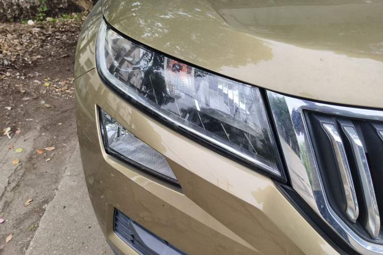 Used Skoda Kodiaq 2017 TSI330 5-Seat Two-Wheel Drive Luxury Edition Right Front Headlight