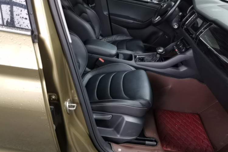 Used Skoda Kodiaq 2017 TSI330 7-Seater Two-Wheel-Drive Luxury Edition Right Front Seat