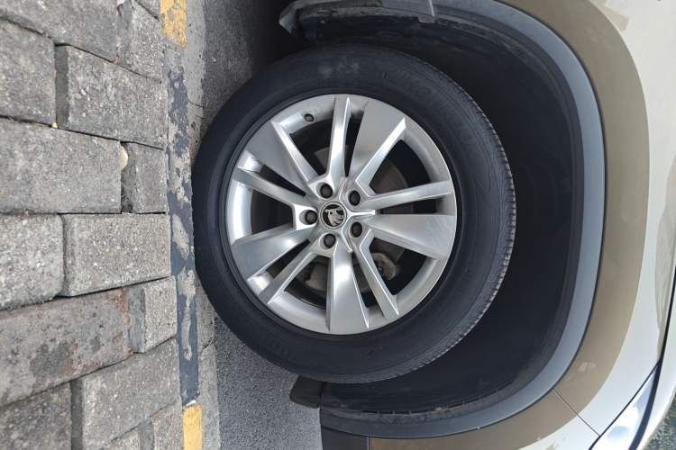Used Skoda Kodiaq 2017 TSI330 5-seat Two-Wheel Drive Comfort Edition Right Front Wheel Hub