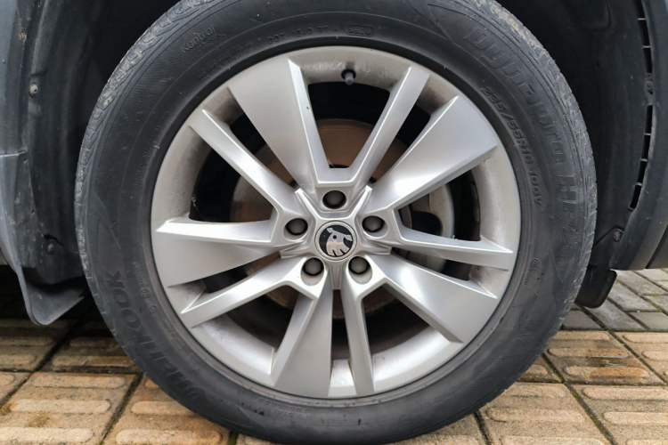 Used Skoda Kodiaq 2017 TSI330 5-Seat Two-Wheel Drive Luxury Edition Right Front Wheel Hub