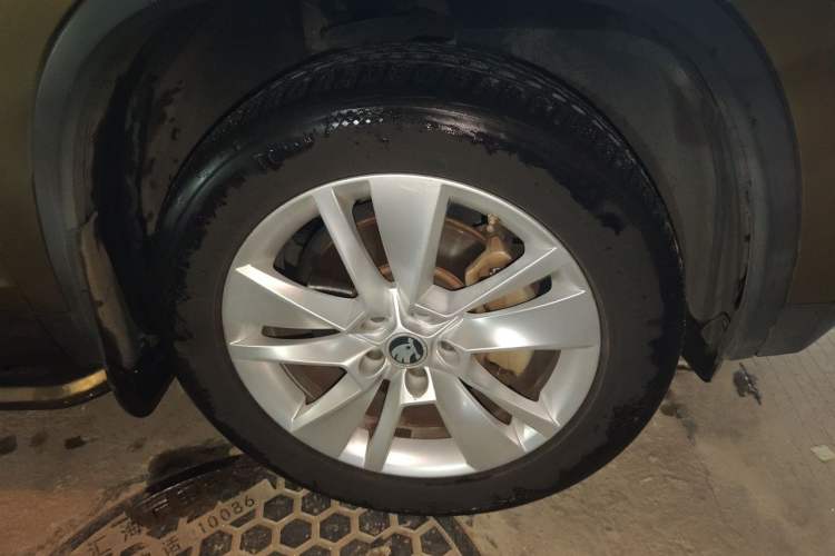 Used Skoda Kodiaq 2017 TSI330 7-Seater Two-Wheel-Drive Luxury Edition Right Front Wheel Hub