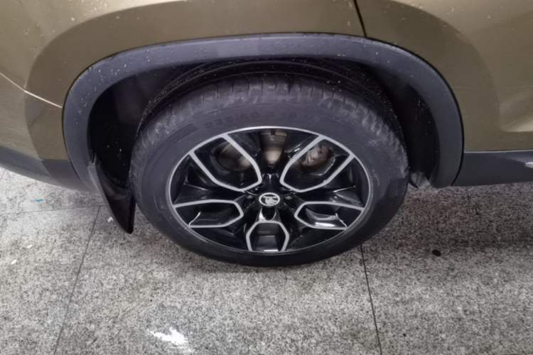 Used Skoda Kodiaq 2017 TSI330 7-Seater Two-Wheel-Drive Luxury Edition Right Rear Wheel Hub