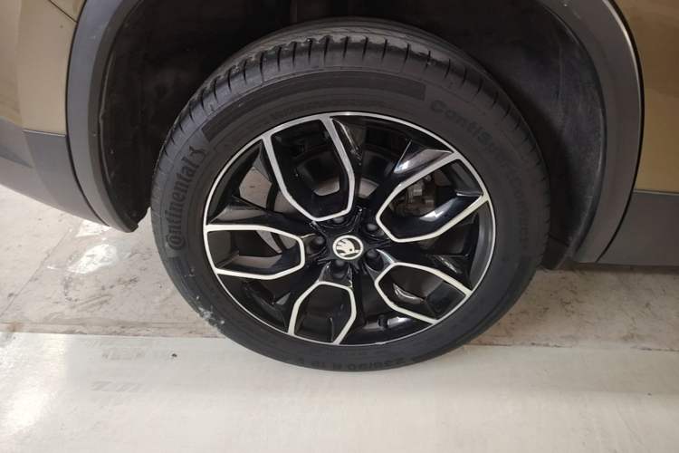 Used Skoda Kodiaq 2017 TSI330 7-Seater Two-Wheel-Drive Luxury Edition Right Rear Wheel Hub