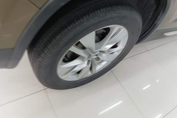Used Skoda Kodiaq 2017 TSI330 5-Seat Two-Wheel Drive Luxury Edition Right Rear Wheel Hub
