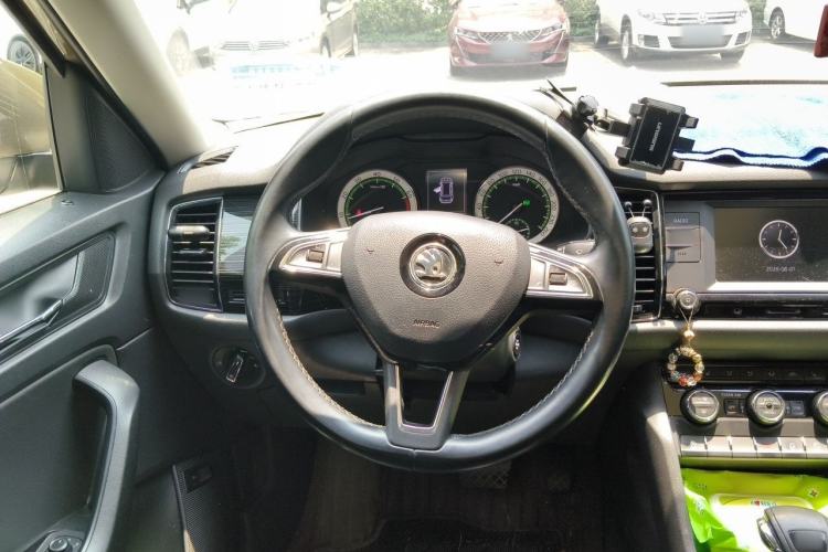 Used Skoda Kodiaq 2017 TSI330 7-Seater Two-Wheel-Drive Luxury Edition Steering Wheel