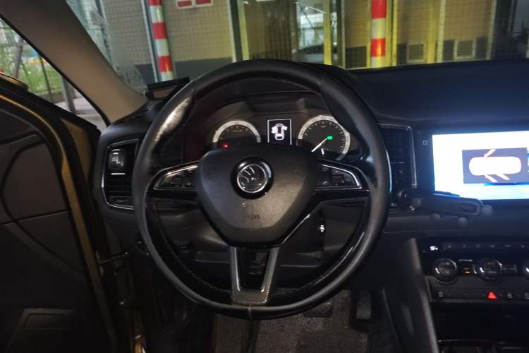 Used Skoda Kodiaq 2017 TSI330 7-Seater Two-Wheel-Drive Luxury Edition Steering Wheel
