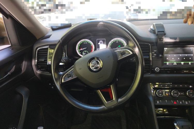 Used Skoda Kodiaq 2017 TSI330 7-Seater Two-Wheel-Drive Luxury Edition Steering Wheel