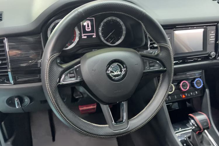 Used Skoda Kodiaq 2017 TSI330 7-Seater Two-Wheel-Drive Luxury Edition Steering Wheel