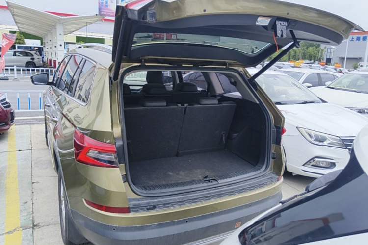 Used Skoda Kodiaq 2017 TSI330 7-Seater Two-Wheel-Drive Luxury Edition Trunk