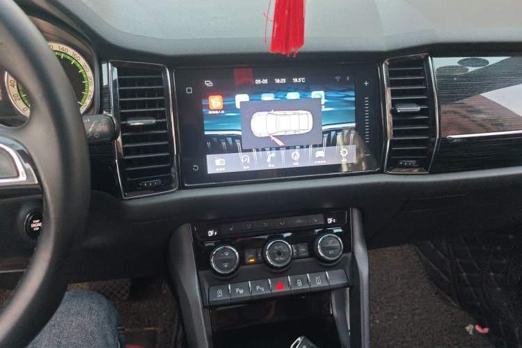 Used Skoda Kodiaq 2018 Restyled TSI330 7-Seater Two-Wheel Drive Luxury Enjoyment Edition Audio And AC Panel