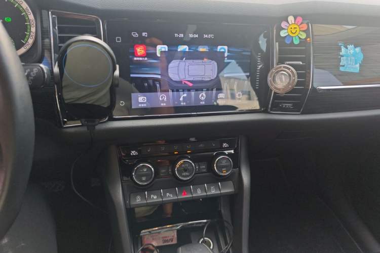 Used Skoda Kodiaq 2018 Restyled TSI330 7-Seater Two-Wheel Drive Luxury Tech Edition Audio And AC Panel