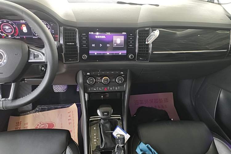 Used Skoda Kodiaq 2018 Restyled TSI330 7-Seater Two-Wheel Drive Luxury Tech Edition Audio And AC Panel