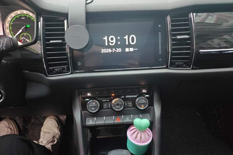 Used Skoda Kodiaq 2018 Facelifted TSI330 5-Seater Two-Wheel-Drive Luxury Enjoyment Edition Audio And AC Panel