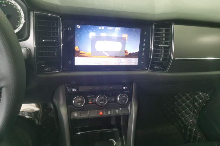 Used Skoda Kodiaq 2018 TSI330 5-Seater Two-Wheel-Drive Luxury Edition Audio And AC Panel