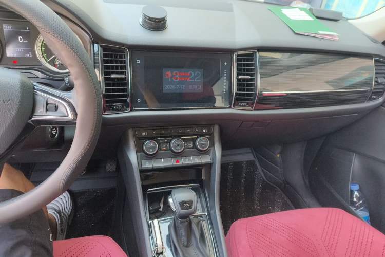 Used Skoda Kodiaq 2018 TSI330 5-Seater Two-Wheel-Drive Luxury Enjoyment Edition Audio And AC Panel