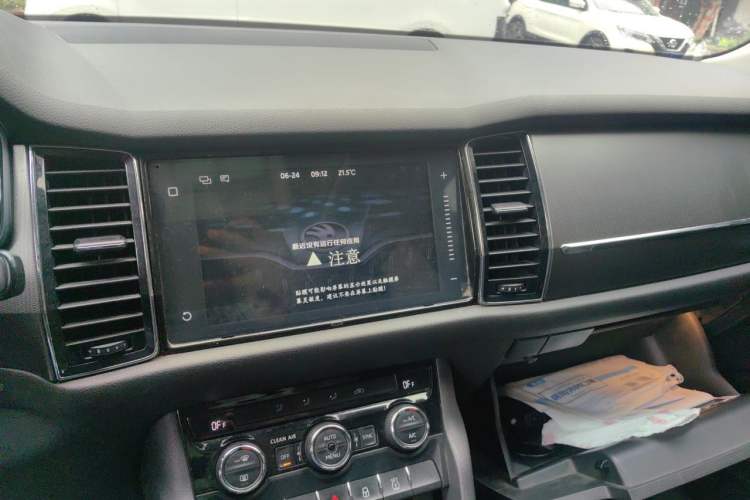 Used Skoda Kodiaq 2018 TSI330 5-Seater Two-Wheel Drive Comfort Edition Audio And AC Panel