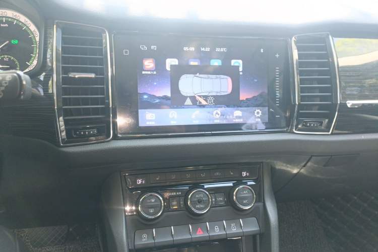 Used Skoda Kodiaq 2018 Facelifted TSI330 5-Seater Two-Wheel-Drive Luxury Enjoyment Edition Audio And AC Panel