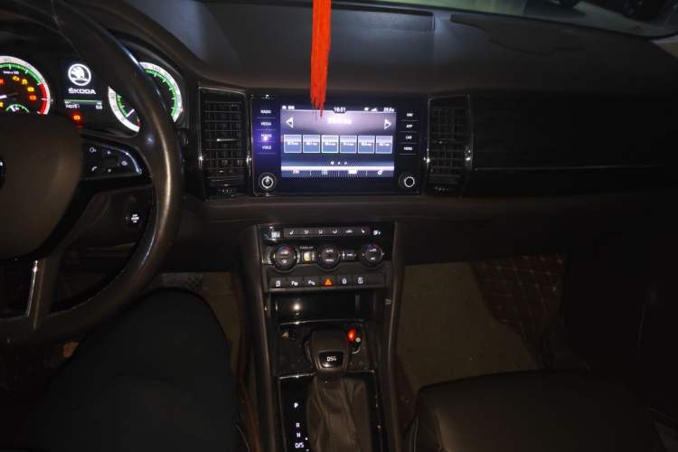 Used Skoda Kodiaq 2018 TSI380 7-Seater Four-Wheel-Drive Flagship Edition Audio And AC Panel