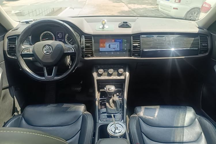 Used Skoda Kodiaq 2018 Facelifted TSI330 5-Seater Two-Wheel-Drive Luxury Enjoyment Edition Center Console