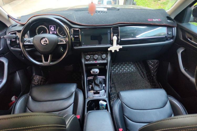 Used Skoda Kodiaq 2018 Facelifted TSI330 5-Seater Two-Wheel-Drive Luxury Enjoyment Edition Center Console