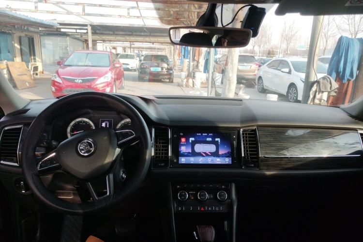 Used Skoda Kodiaq 2018 Facelifted TSI330 5-Seater Two-Wheel-Drive Luxury Enjoyment Edition Center Console