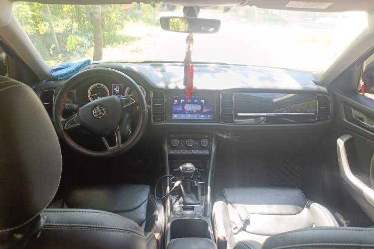 Used Skoda Kodiaq 2018 Facelifted TSI330 5-Seater Two-Wheel-Drive Luxury Enjoyment Edition Center Console