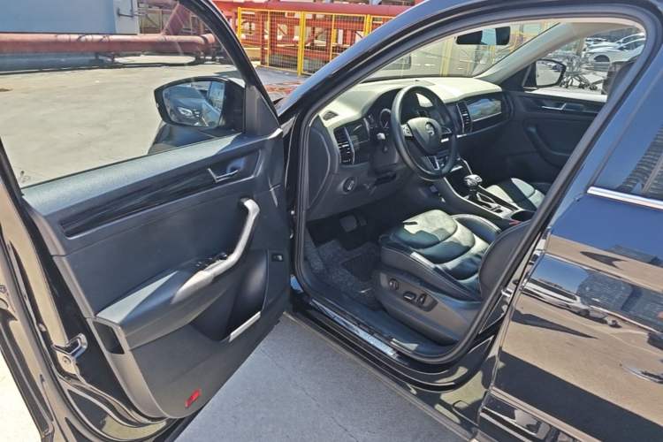 Used Skoda Kodiaq 2018 TSI330 7-Seater Two-Wheel-Drive Luxury Enjoyment Edition Driver Seat