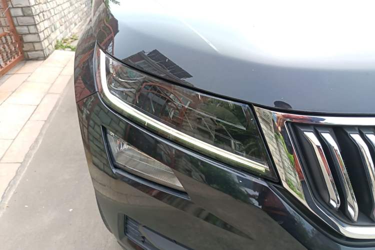 Used Skoda Kodiaq 2018 TSI330 5-Seater Two-Wheel-Drive Luxury Edition Exterior 6