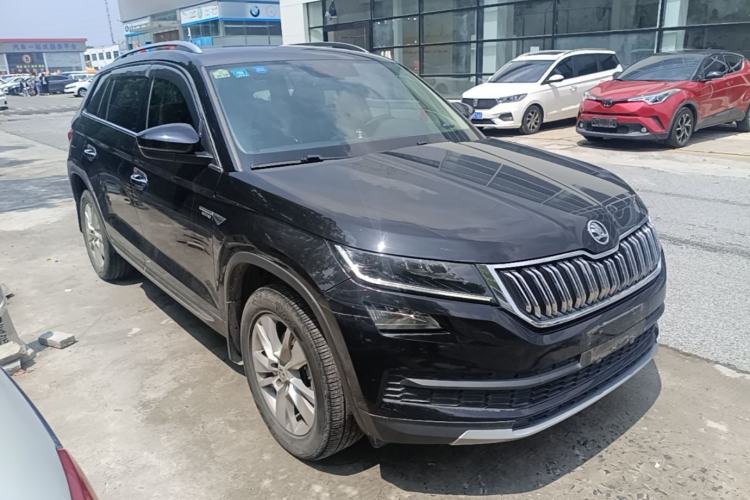 Used Skoda Kodiaq 2018 Facelifted TSI330 5-Seater Two-Wheel-Drive Luxury Enjoyment Edition Front Right 45 Deg