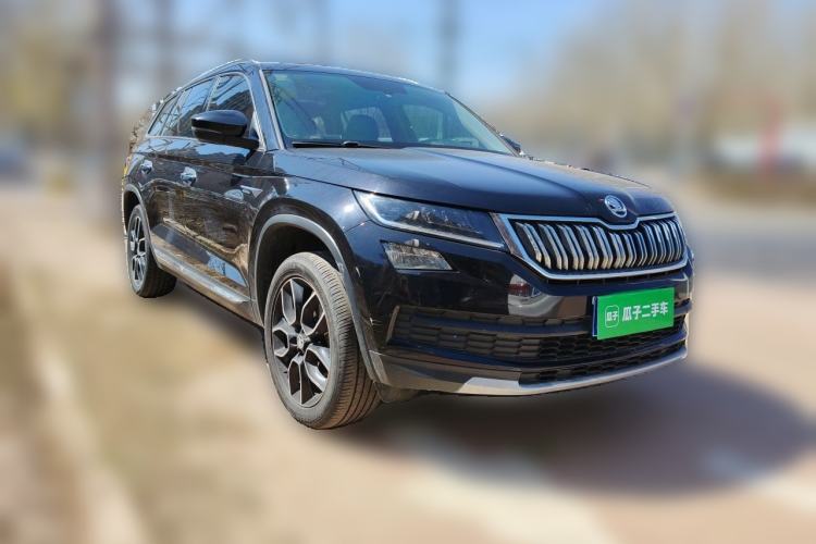 Used Skoda Kodiaq 2018 TSI330 7-Seater Two-Wheel-Drive Luxury Enjoyment Edition Front Right 45 Deg
